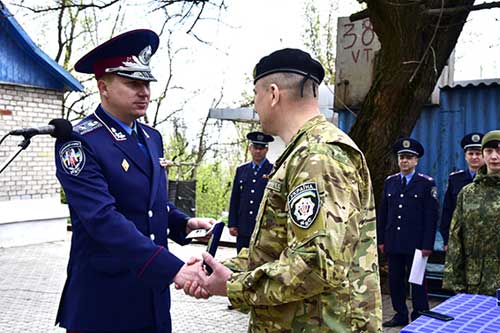 Бійці з Івано-Франківська у Маріуполі за місяць затримали 172 правопорушника Бійці з Івано-Франківська у Маріуполі за місяць затримали 172 правопорушника