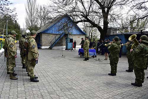 Бійці з Івано-Франківська у Маріуполі за місяць затримали 172 правопорушника Бійці з Івано-Франківська у Маріуполі за місяць затримали 172 правопорушника