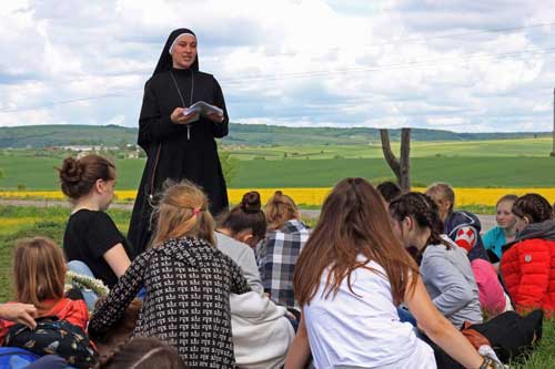 Молоді просвітяни пішки долали десятки кілометрів заради духовного відновлення