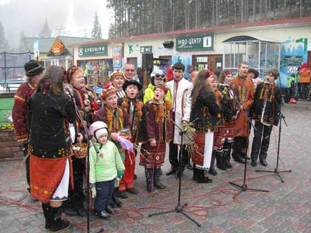 Школа гуцульських промислів, фольклору, етнографії, народних звичаїв та обрядів у ТК «Буковель»