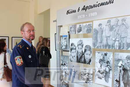Івано-франківці побачили фотографії дітей в зонах військових конфліктів