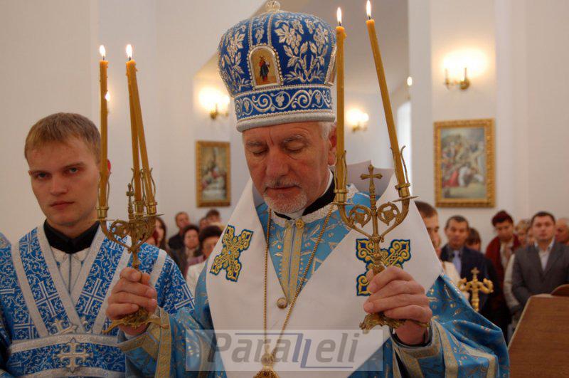 Владика Володимир освятив ротонду Божої Матері в Івано-Франківську