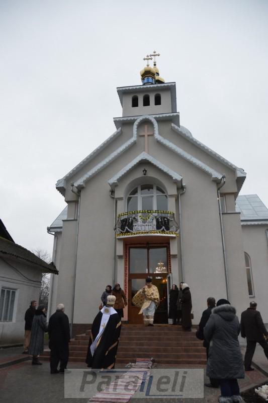 На Прикарпатті освятили новий храм УГКЦ На Прикарпатті освятили новий храм УГКЦ