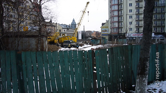 Міліцейський «Бобік» забули на будові?