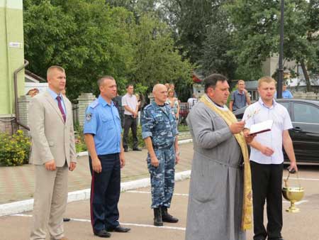 Нова зміна працівників ДАІ Прикарпаття відбула у зону АТО Нова зміна працівників ДАІ Прикарпаття відбула у зону АТО
