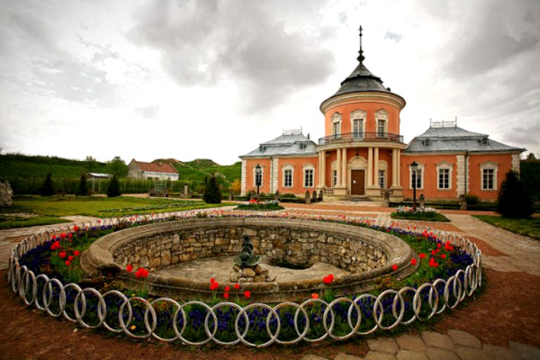 7a5cf1a018d7556f2bdf2690ebff6240_600x1000