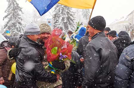Із зони АТО на Прикарпаття повернулися бійці 