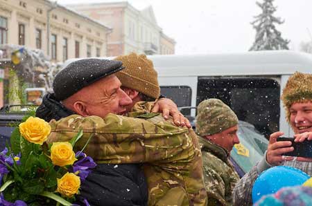 Із зони АТО на Прикарпаття повернулися бійці 