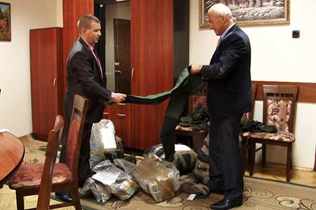 Волонтери-земляки із Англії підтримали правоохоронців Івано-Франківська