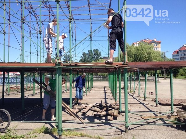 В рамках проекту &ldquo;АртЕфект&rdquo;, на міському озері розпочалась реконструкція сцени (ФОТО) (фото) - фото 2