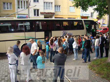 З Івано-Франківська на відпочинок в Угорщину відправилася перша група дітей 