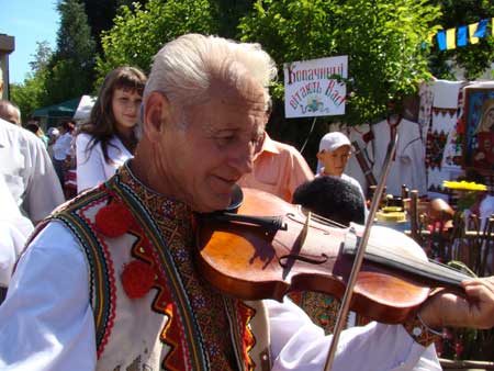 покутями веселилися на етнографічному фестивалі «Городенківська гостина»