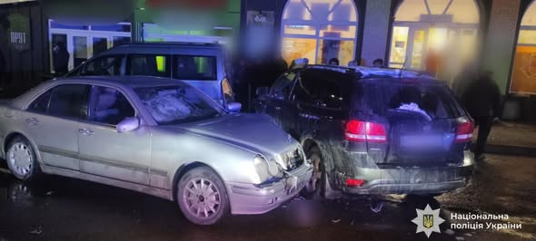 фото: з місця аварії