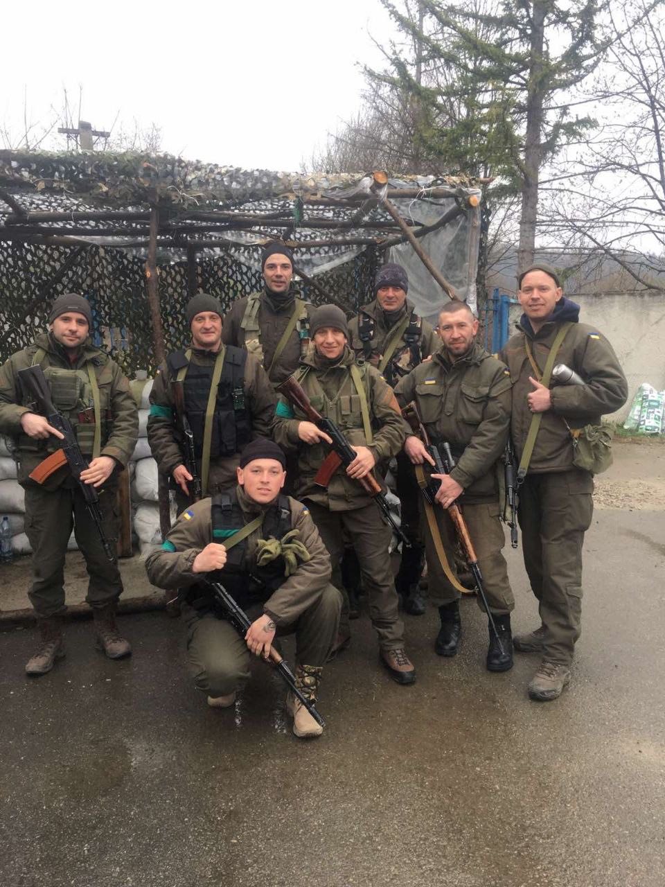 Сергій з побратимами